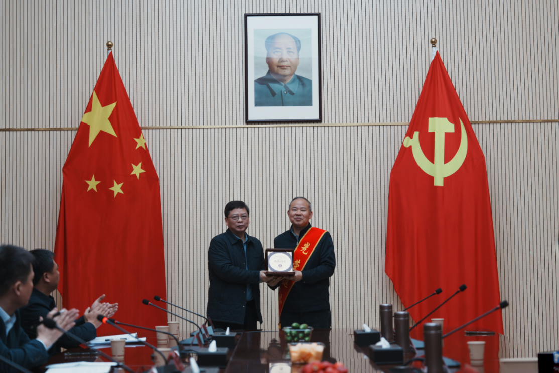 �в������ٿ��ɲ�ְ������������̸��