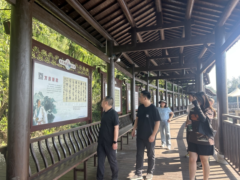 市两型投集团：游览廉洁文化长廊，厚植廉洁精神沃土