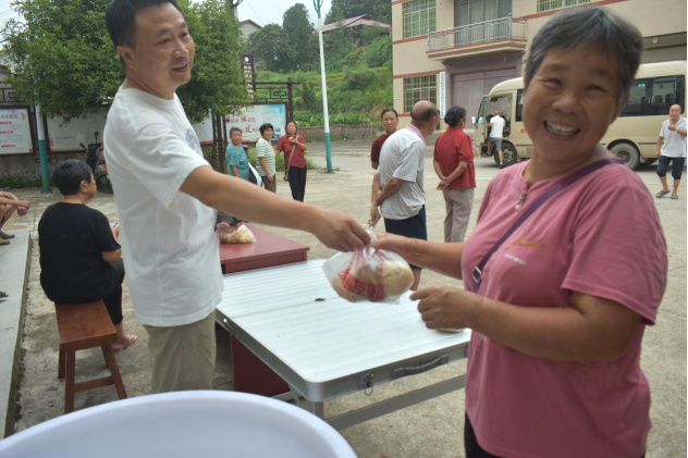 温情暖联盟:关爱老人,情暖桑榆