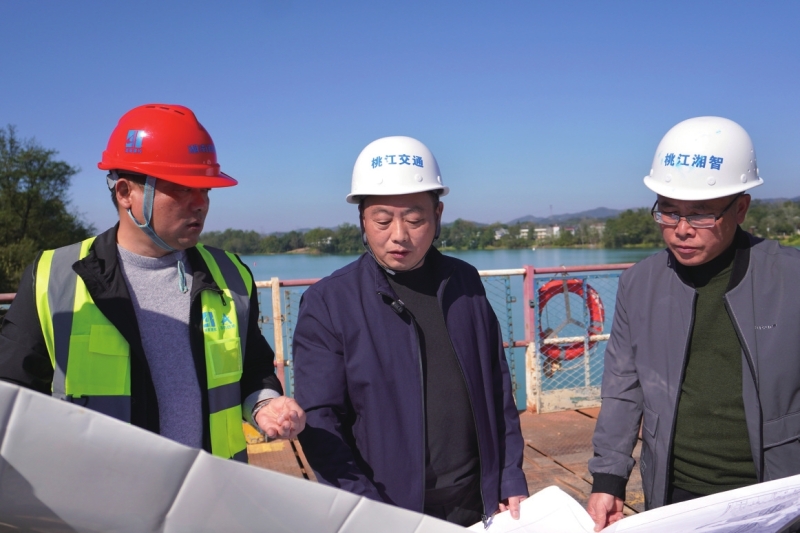 ������ ����һ�ߵġ���ͨ�����ˡ�