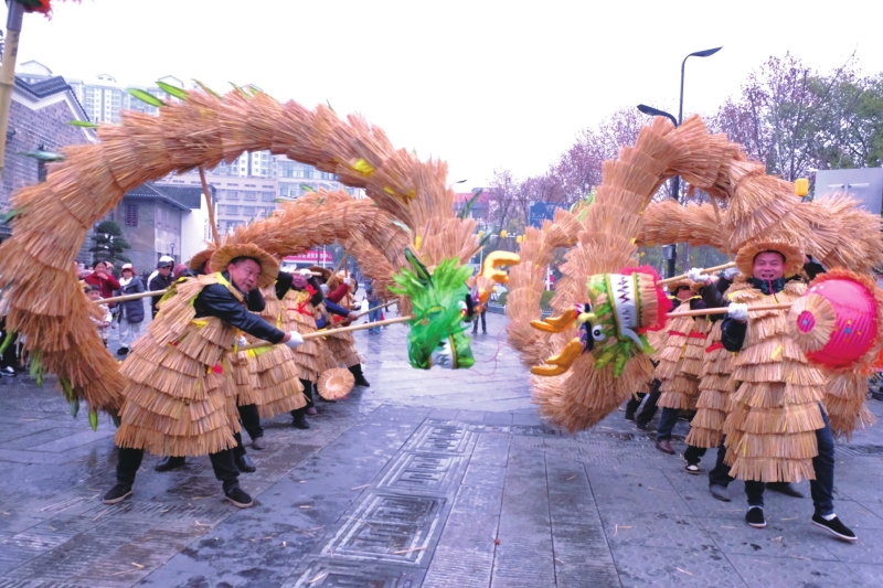 �����������³�������Ԫ��