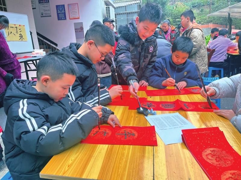 ��ɽ������֯��ͯд���� ��ī����ӭ�´�