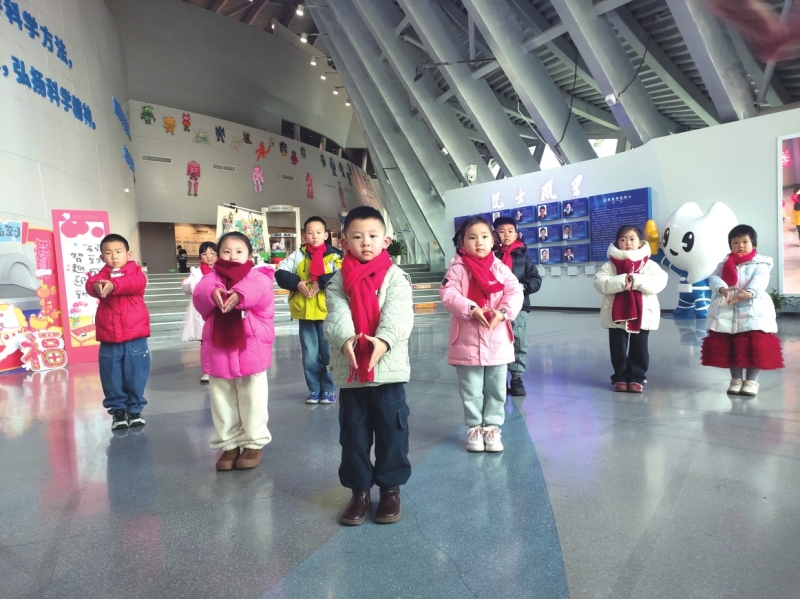 ���Ƽ���δ�����ٶ�����չ��չ