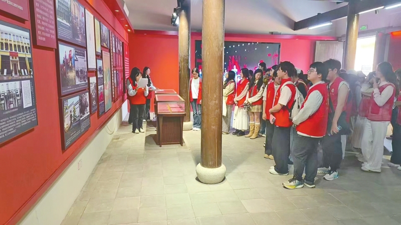 ��ѧ��־Ը���߽����йݽ��ܺ�ɫ������